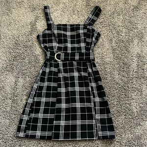 Plaid dress from H&M ❣️